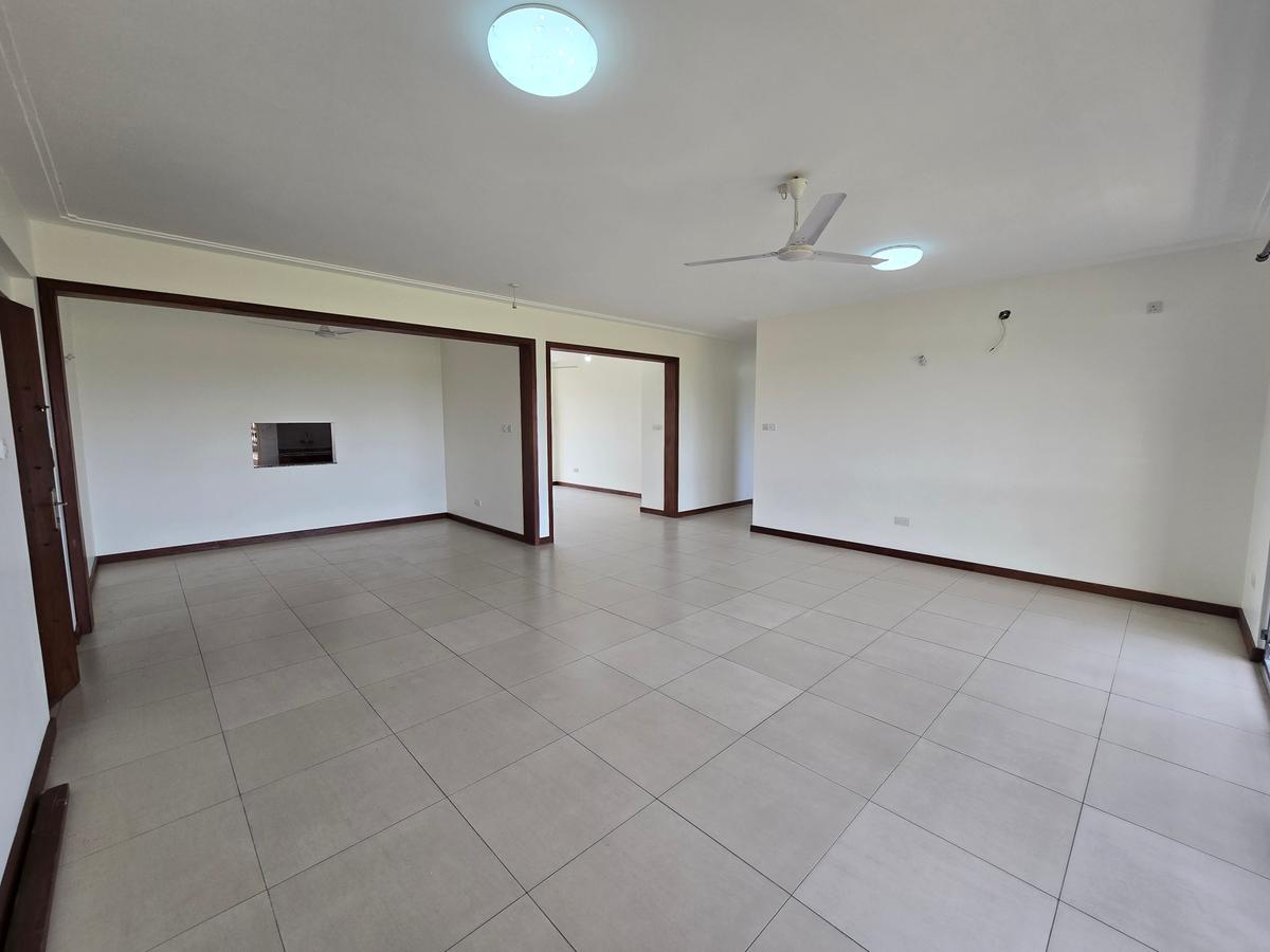 3 Bed Apartment with En Suite in Nyali Area - 2