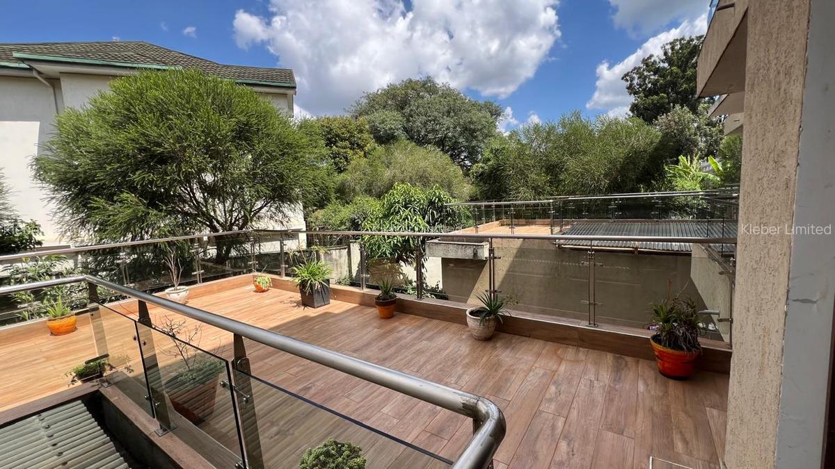 5 Bed Villa with En Suite in Lavington - 10