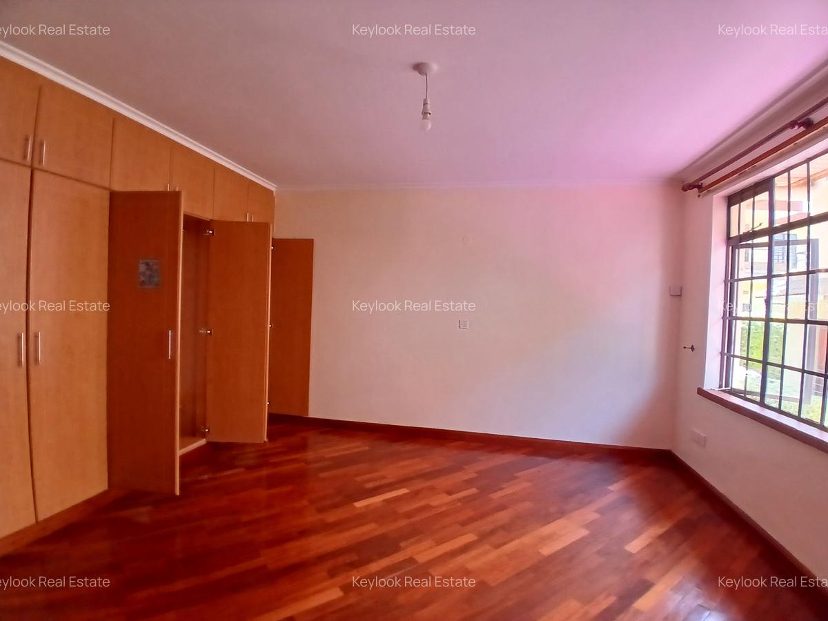 4 Bed Townhouse with En Suite at Lavington Green - 12