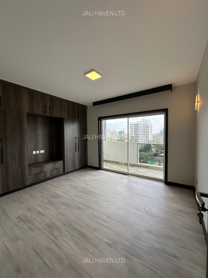 2 Bed Apartment with En Suite in Riverside - 11