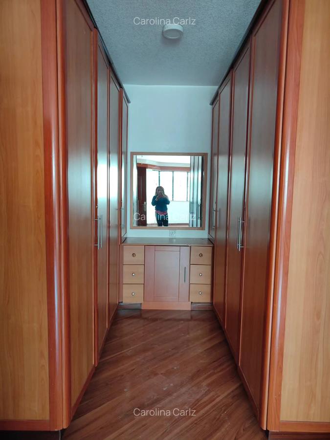 4 Bed Townhouse with En Suite in Brookside - 5