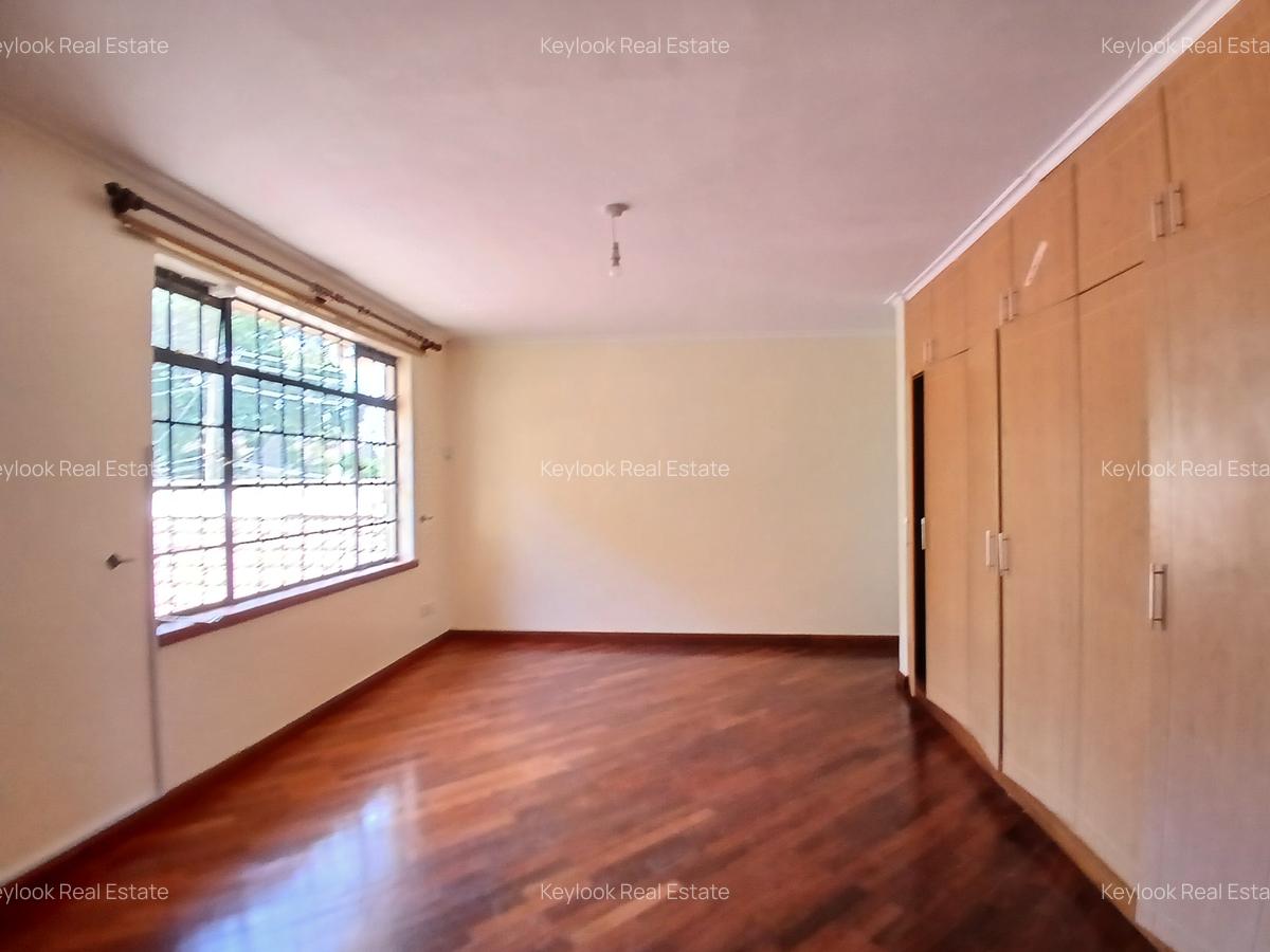 4 Bed Townhouse with En Suite at Lavington Green - 17