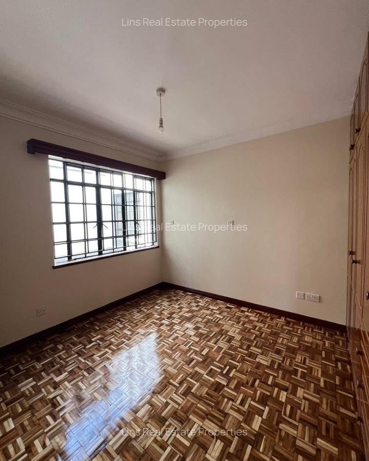 4 Bed Townhouse with En Suite in Lavington - 12