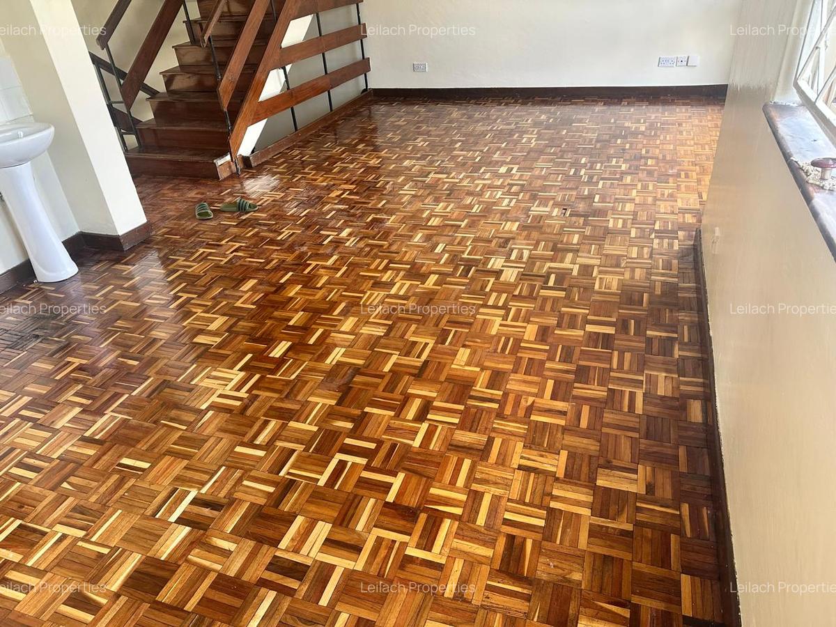 5 Bed House with En Suite in South C - 7