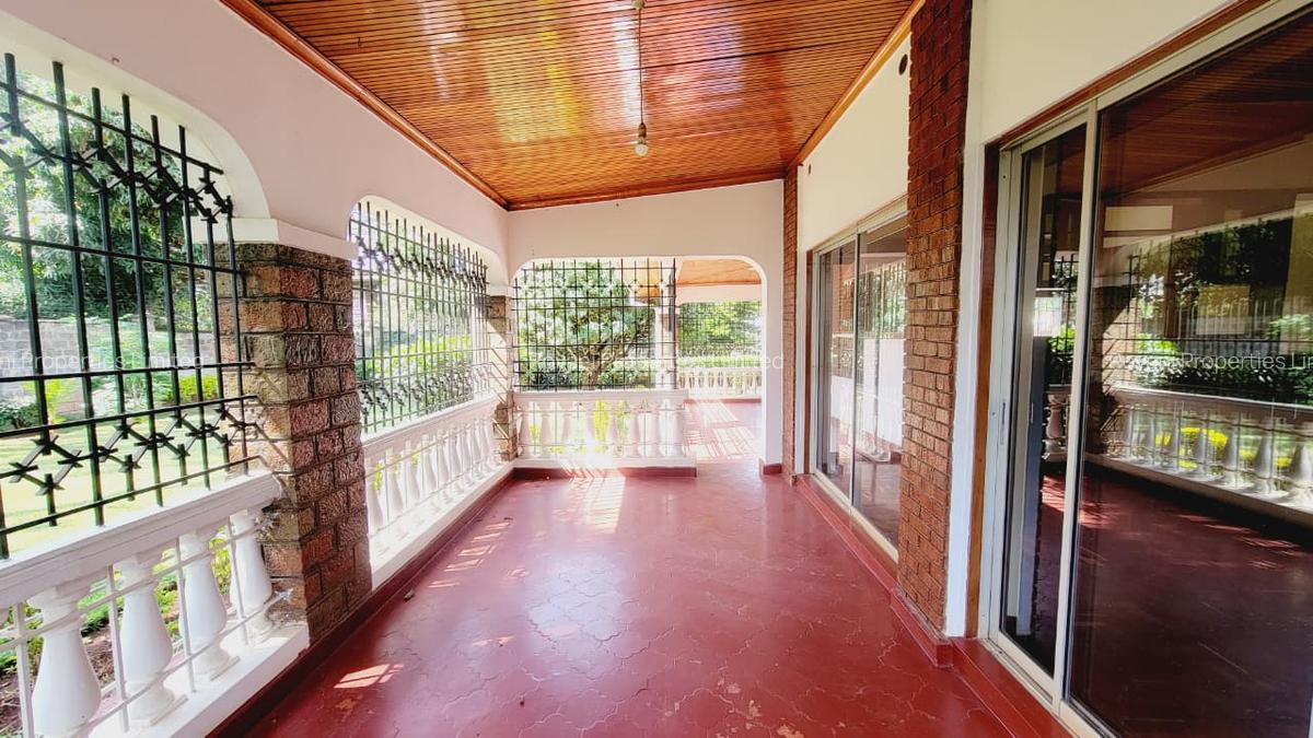 5 Bed House with En Suite in Rosslyn - 14