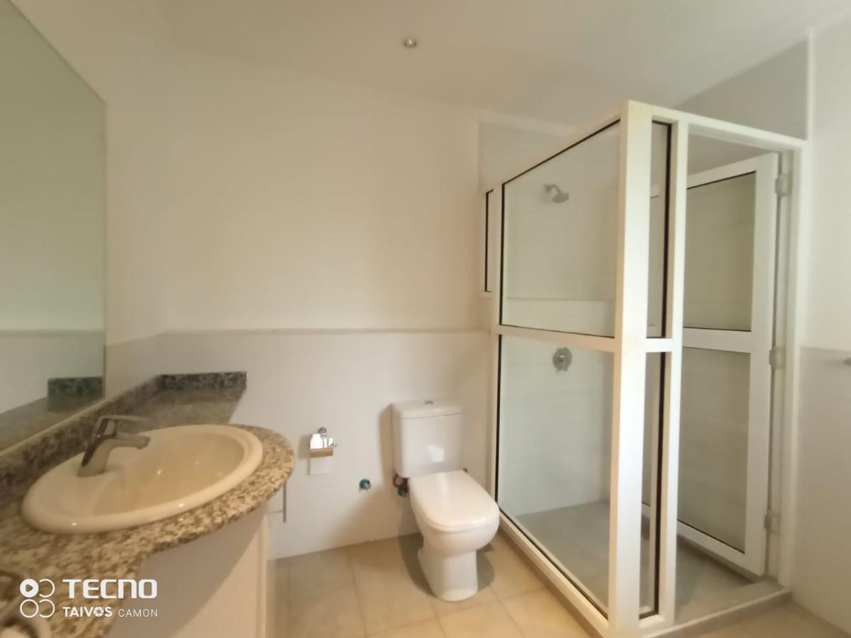 5 Bed Villa with En Suite in Rosslyn - 6