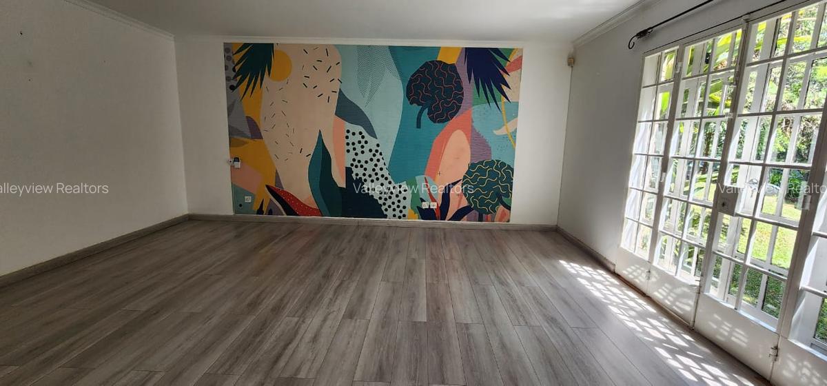 4 Bed House with En Suite at Lavington - 19