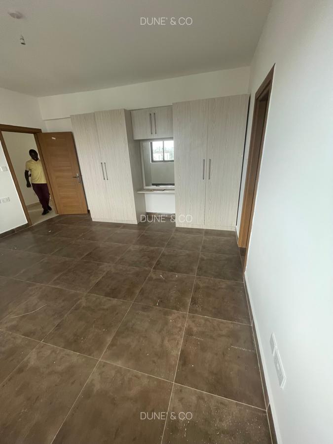 Serviced 3 Bed Apartment with En Suite in Westlands Area - 15