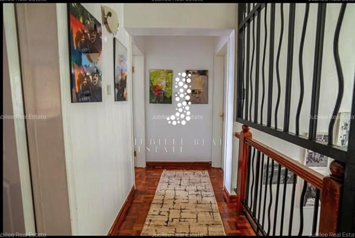 4 Bed Townhouse with En Suite in Loresho - 4