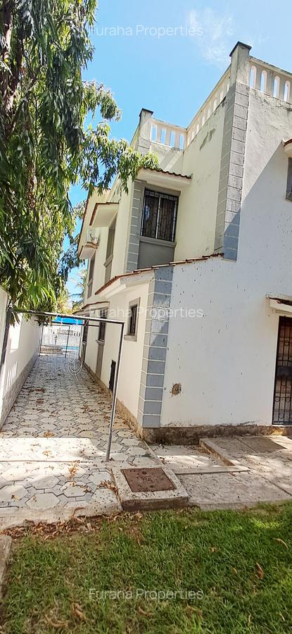 4 Bed Villa with En Suite at Nyali - 8