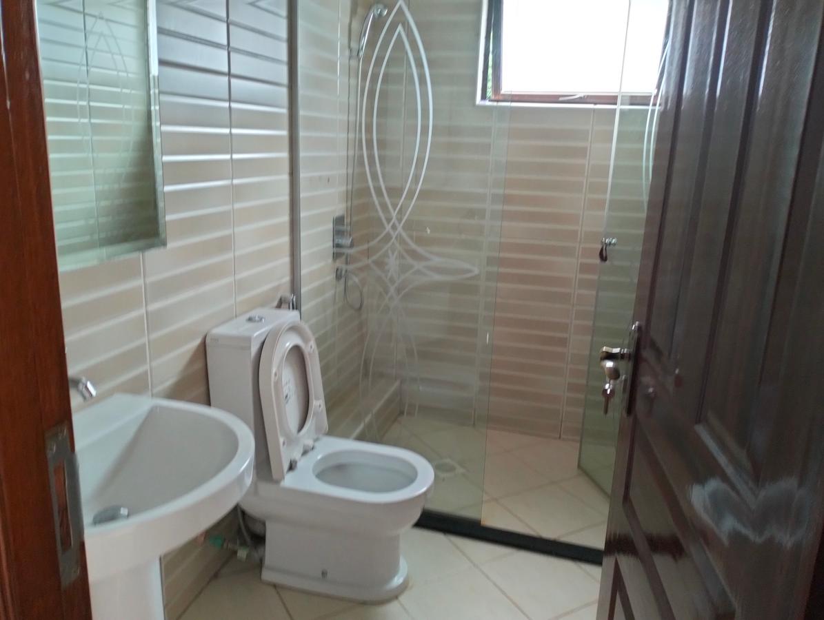 5 Bed Townhouse with En Suite in Westlands Area - 17