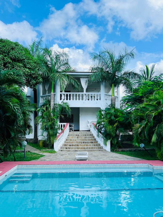 5 Bed Villa with En Suite in Watamu - 17