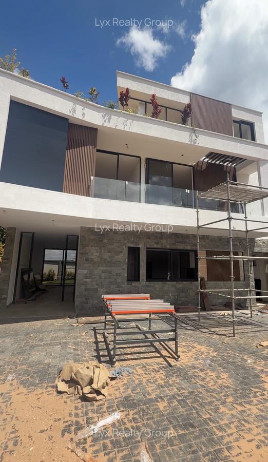 4 Bed Townhouse with En Suite in Runda - 1