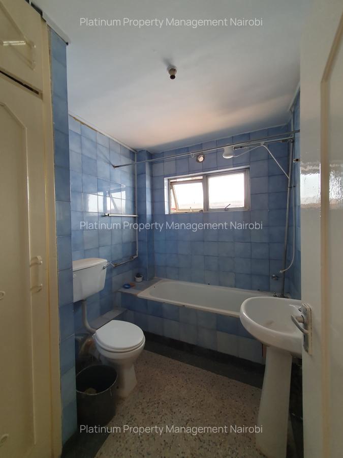 2 Bed Apartment with Parking at Parklands Rd - 6