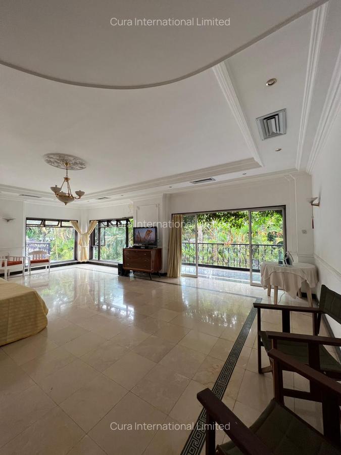 7 Bed House with En Suite in Runda - 6