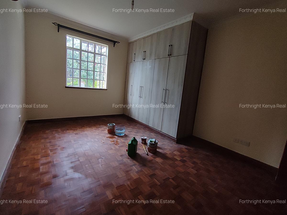 5 Bed House with En Suite at Hardy - 5