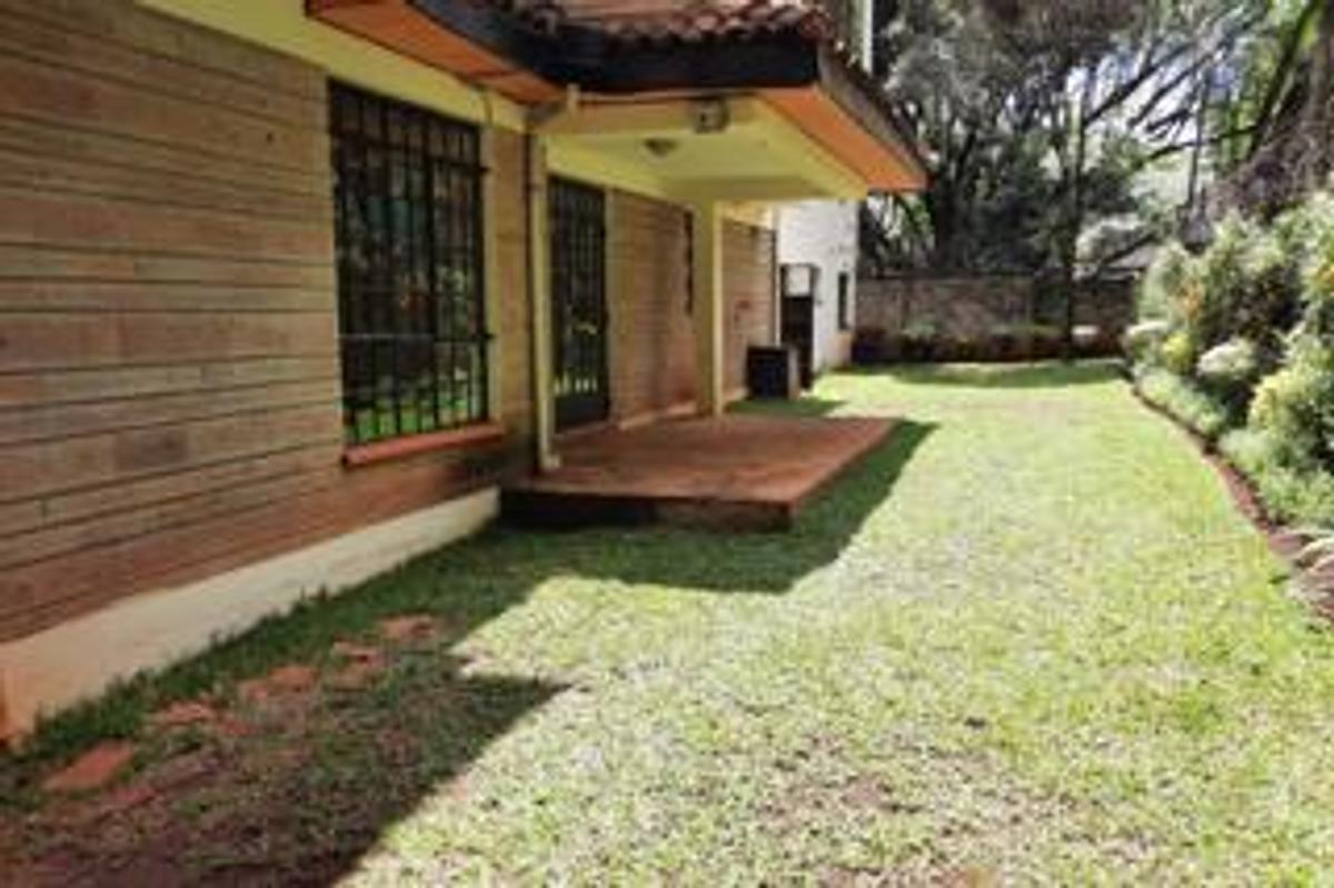 5 Bed Townhouse with En Suite at Lavington Green - 2