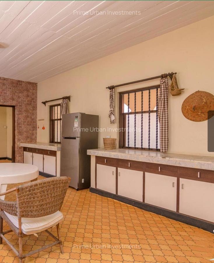 4 Bed House with En Suite in Nyali Area - 9