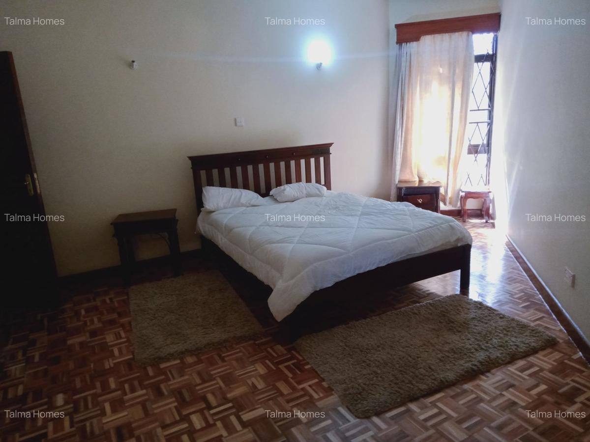 3 Bed Apartment with En Suite at Brookside Area - 8