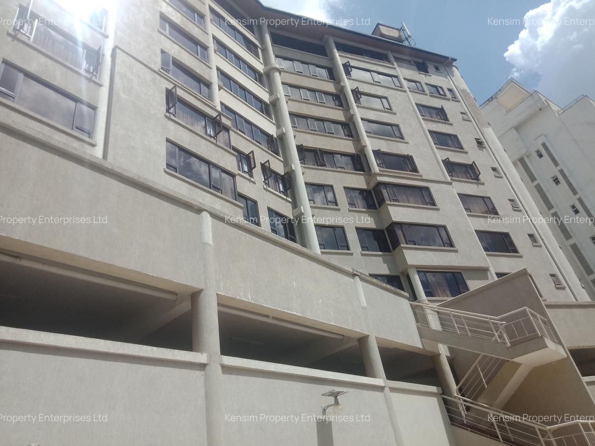 3 Bed Apartment with En Suite in Riverside - 11