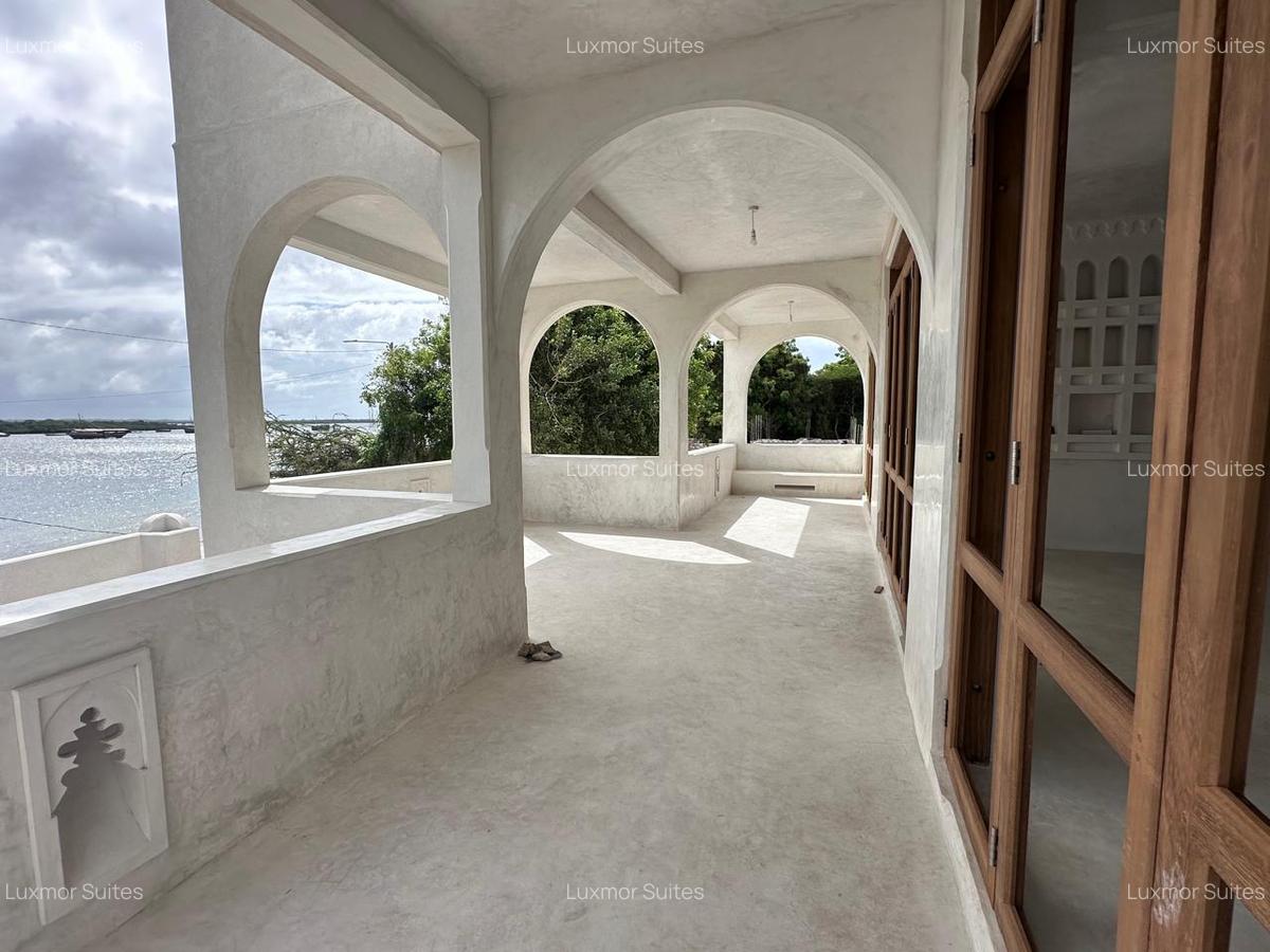 5 Bed Villa with En Suite at Lamu Shela Area - 16