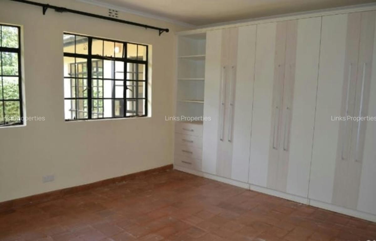 3 Bed House with En Suite at Karen - 10