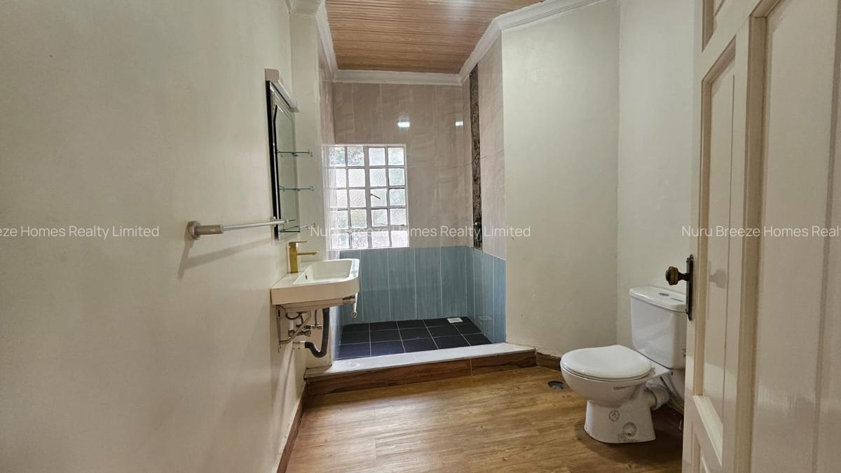 5 Bed House with En Suite in Runda - 13