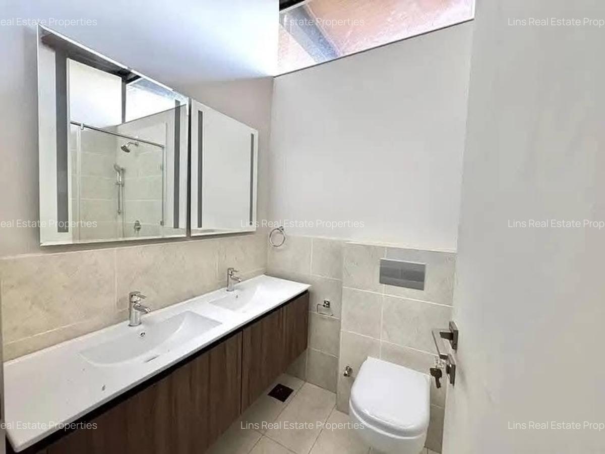 4 Bed Townhouse with En Suite in Runda - 13