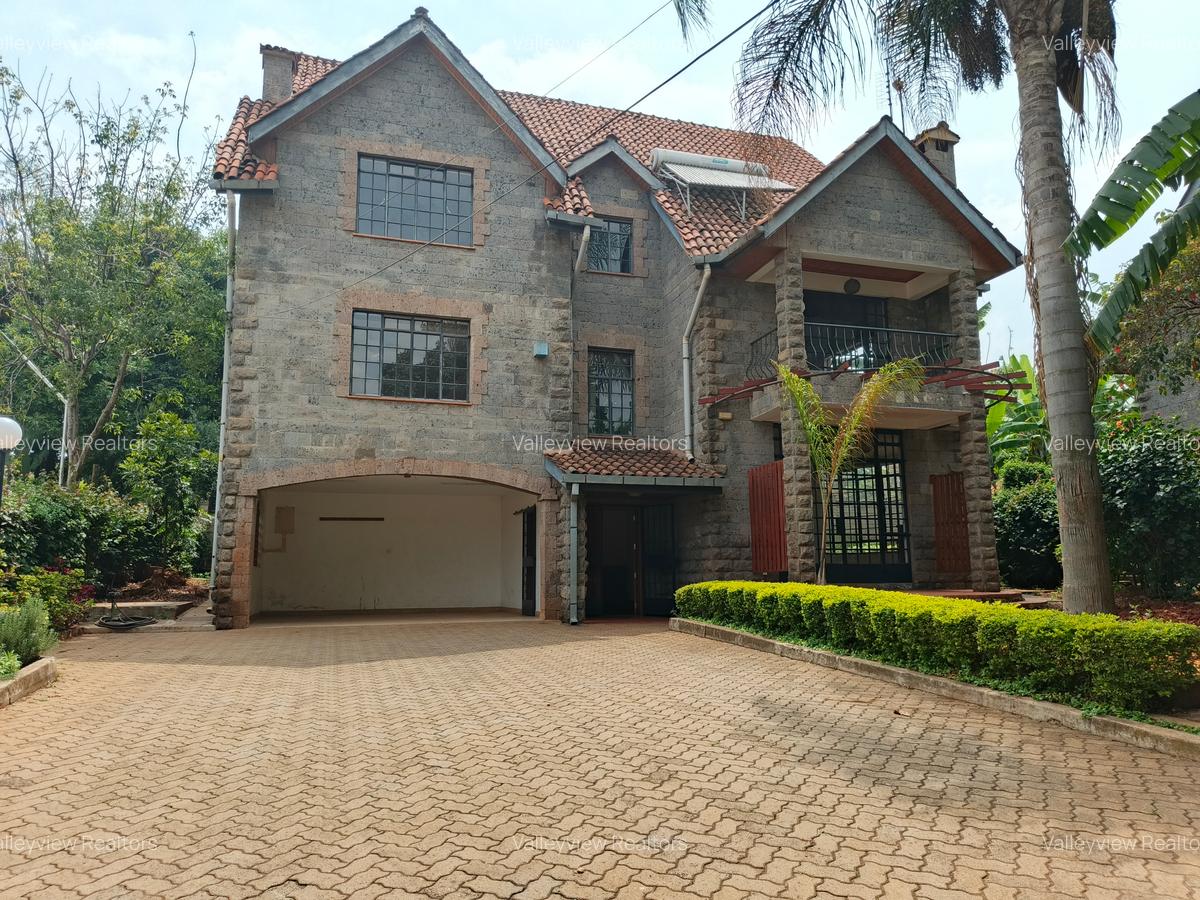 5 Bed Townhouse with En Suite at Lavington - 5