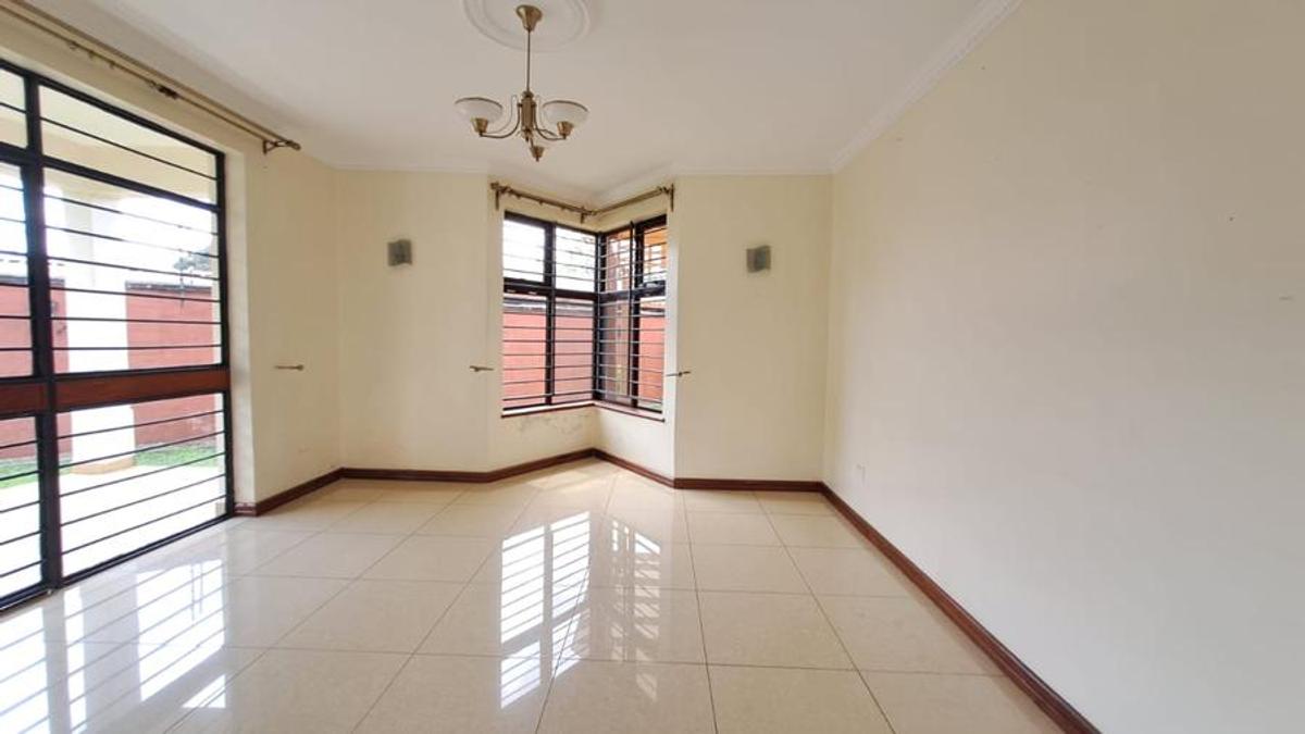 6 Bed Townhouse with En Suite in Lavington - 18