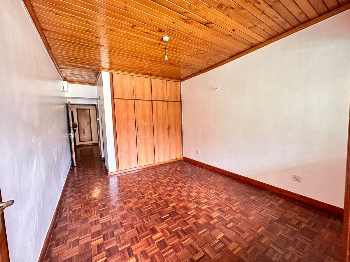 4 Bed Townhouse with En Suite in Lavington - 14