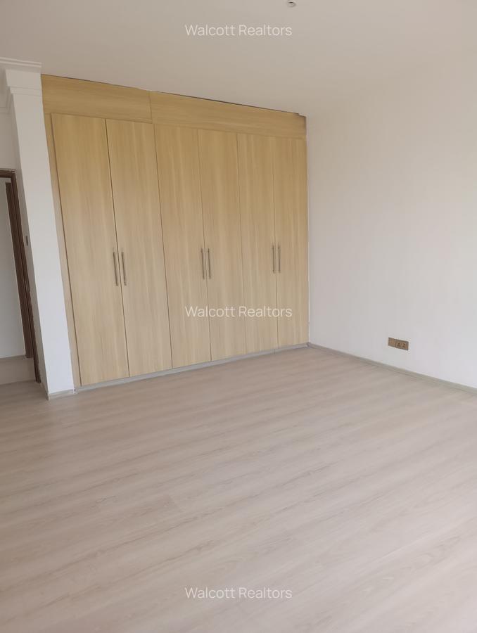 Studio Apartment with En Suite in Westlands Area - 10