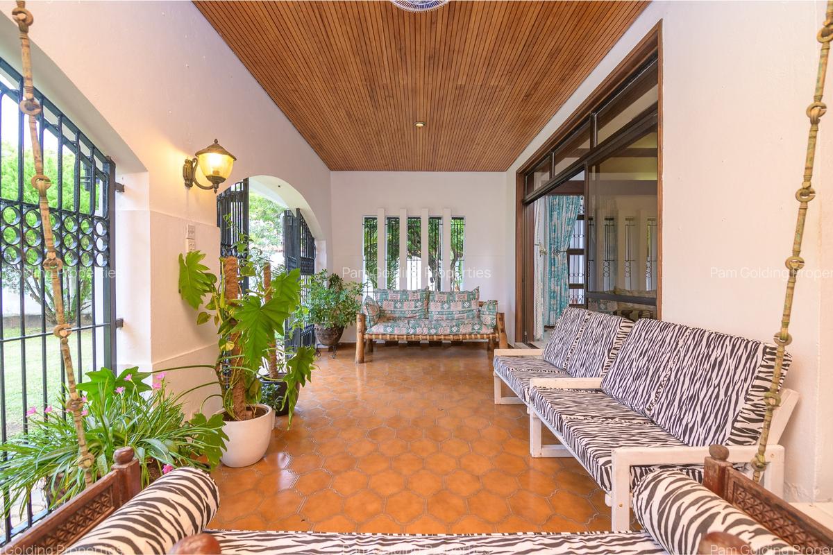 5 Bed House with En Suite in Nyali Area - 6