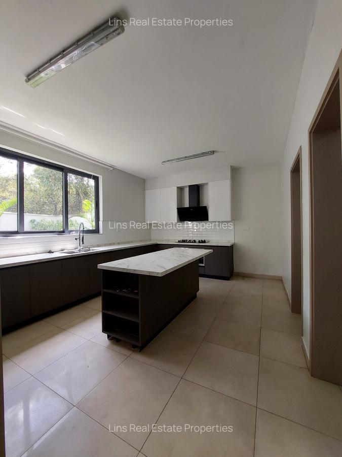5 Bed Townhouse with En Suite in Lavington - 9