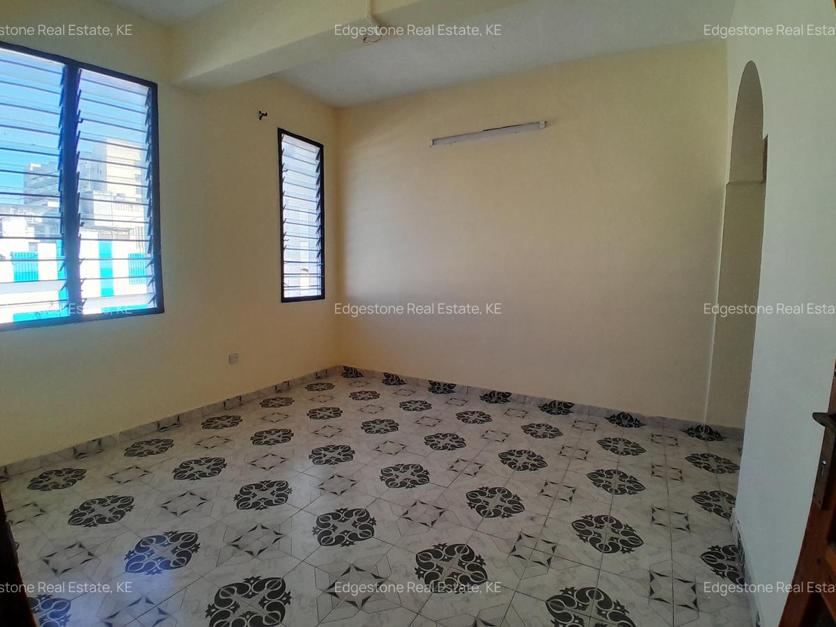 3 Bed Apartment with Borehole in Mombasa CBD - 4