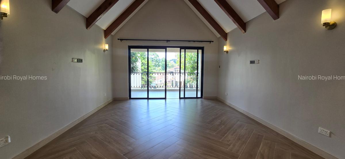 5 Bed Townhouse with En Suite at Lavington Green - 14