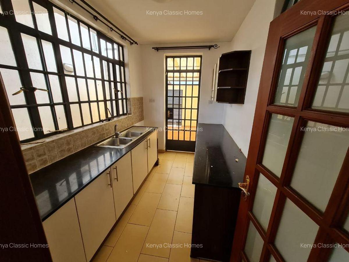 4 Bed Townhouse with En Suite at Lavington - 9