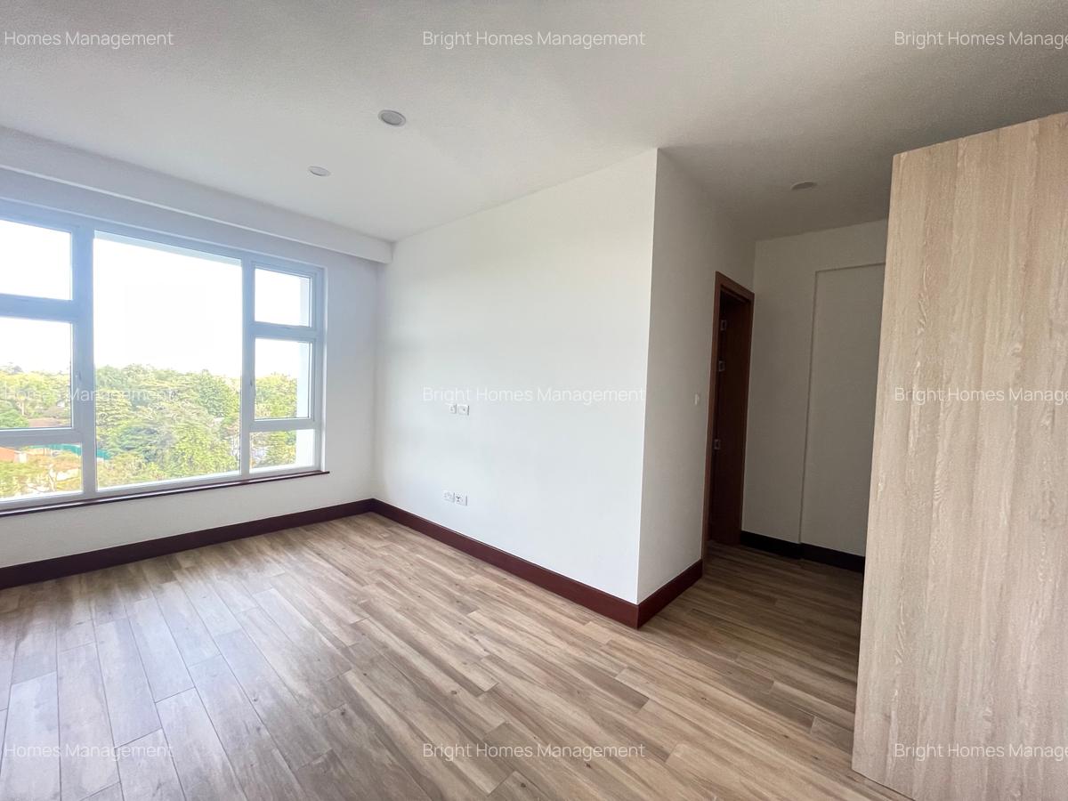 3 Bed Apartment with En Suite in Parklands - 13