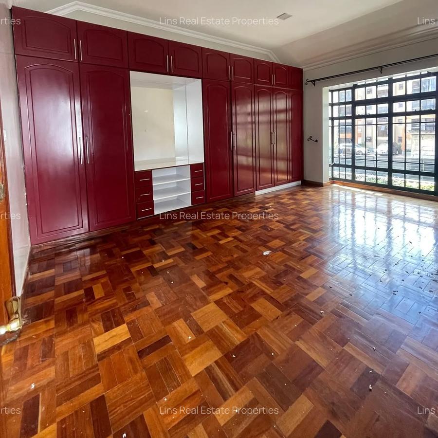 5 Bed Townhouse with En Suite in Lavington - 10