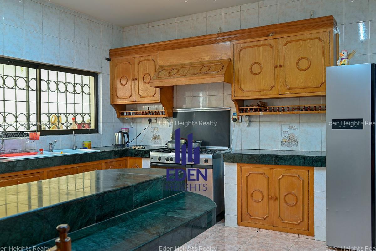 5 Bed Townhouse with En Suite in Lavington - 7