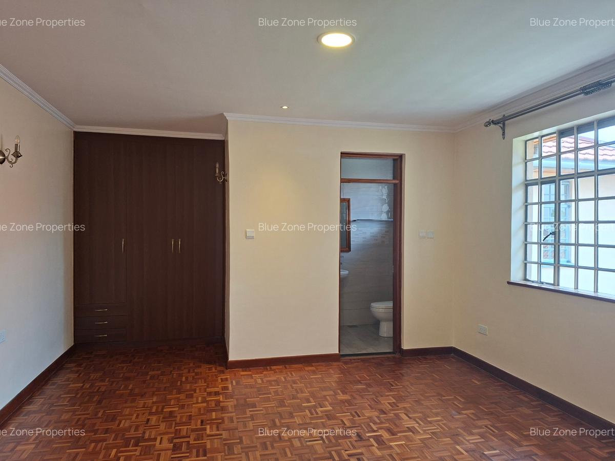 5 Bed House with En Suite at Off Mimosa Rd - 20