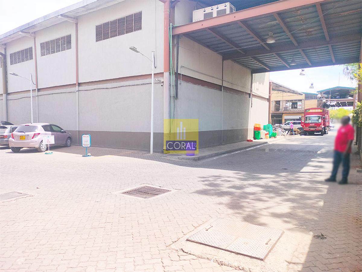 Warehouse with Parking in Jogoo Road - 13