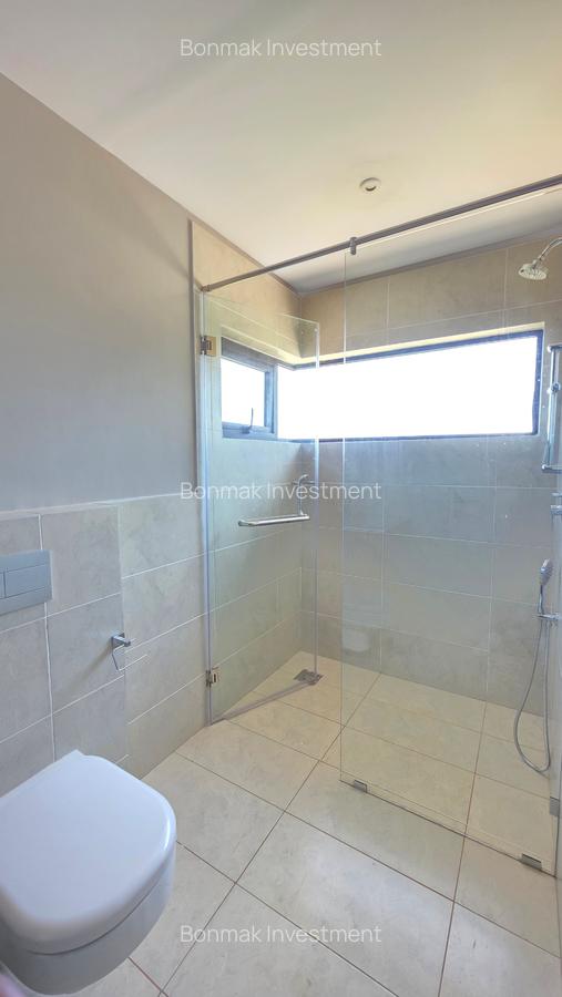 4 Bed Townhouse with En Suite at New Runda. - 16