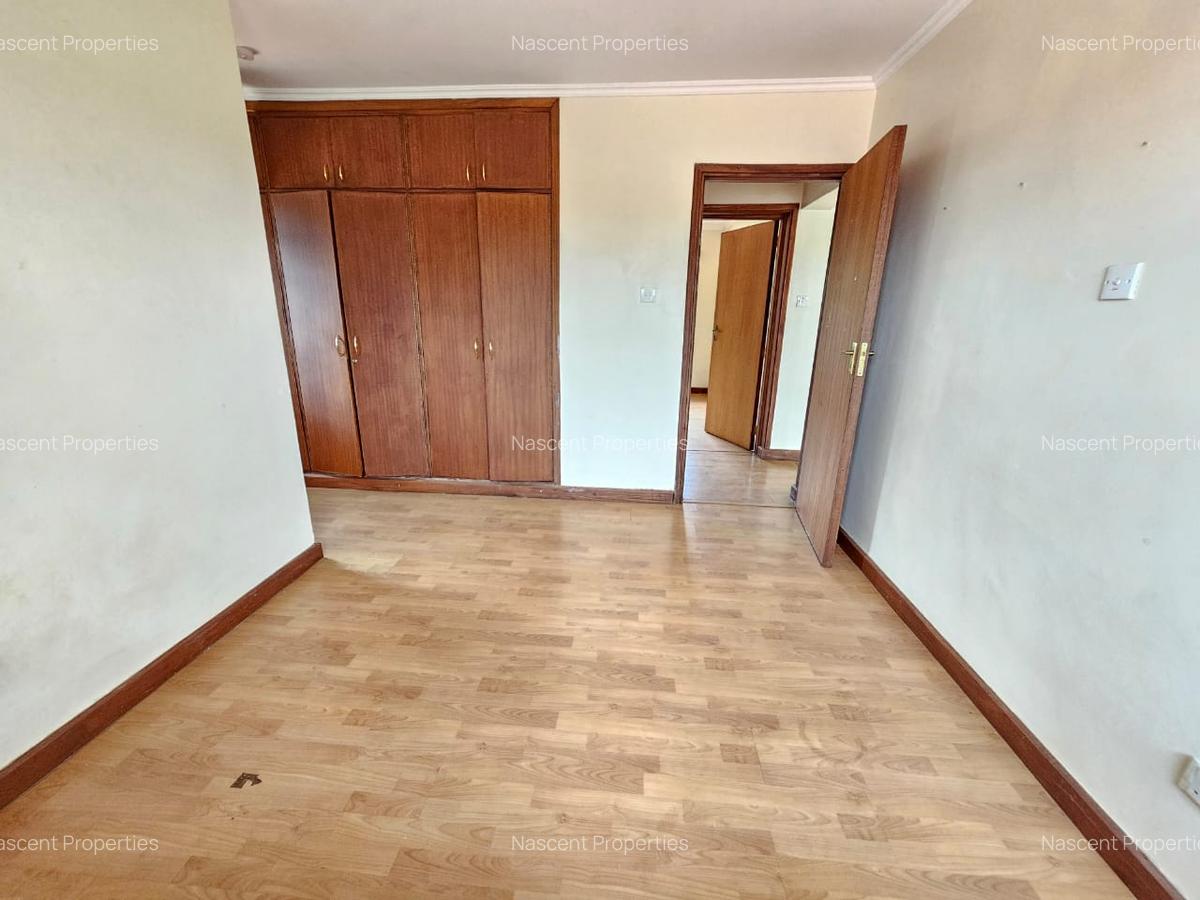 4 Bed House with En Suite in Runda - 19