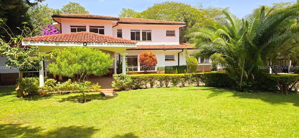 Commercial Property with Service Charge Included at Un Crescent - 1