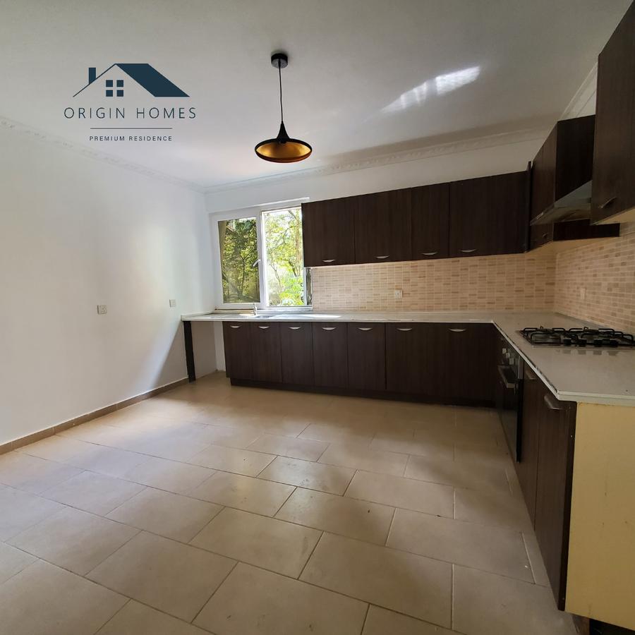 3 Bed Apartment with En Suite at Lavington - 3