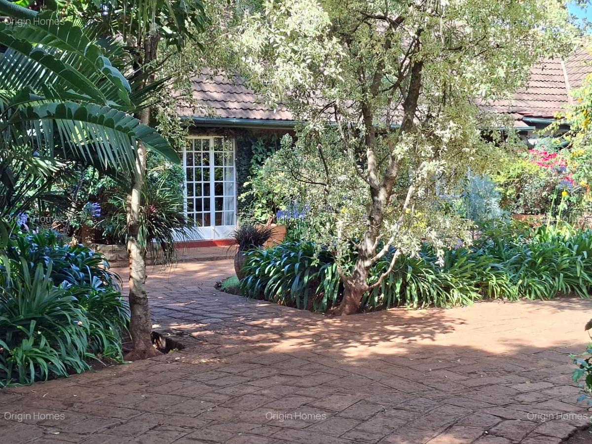 1 Bed House with En Suite at Rosslyn - 5