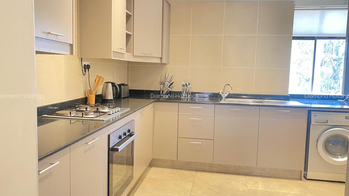 Serviced 2 Bed Apartment with En Suite at Brookside - 1