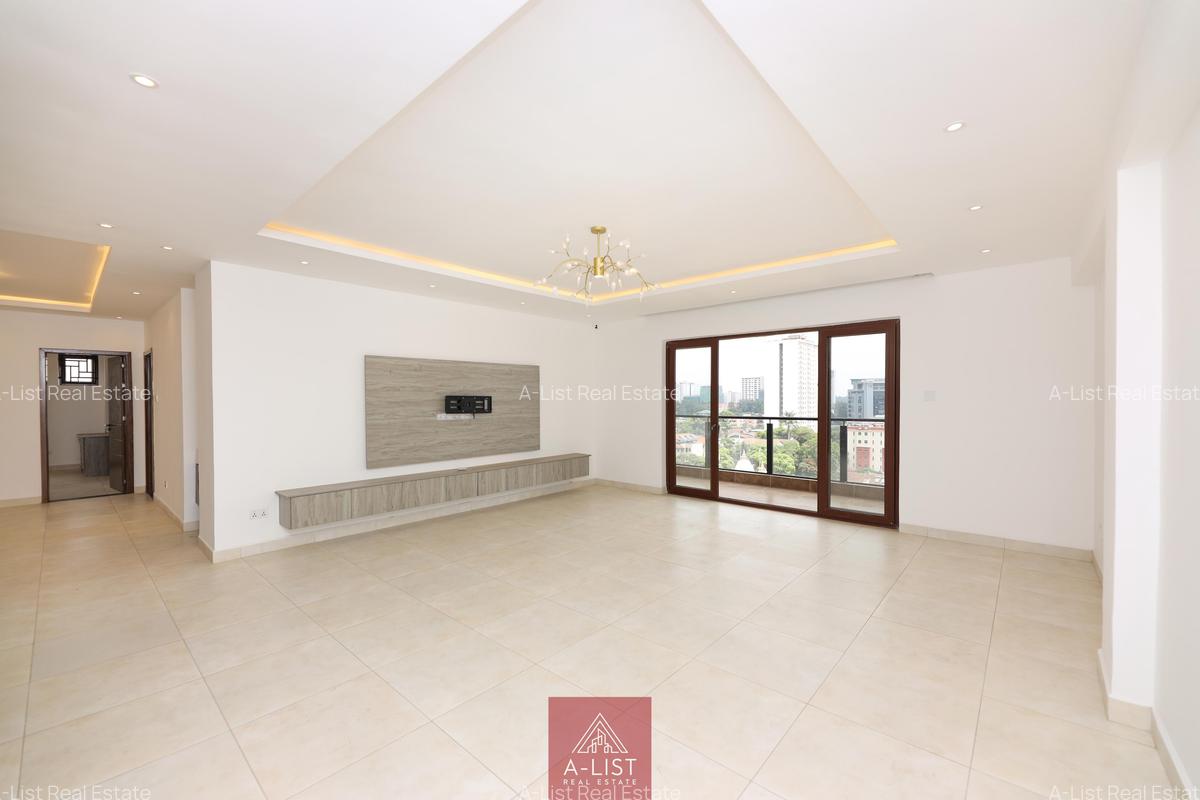 4 Bed Apartment with En Suite at 2Nd Avenue - 2