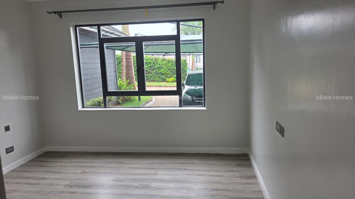 5 Bed Townhouse with En Suite at Paradise - 16